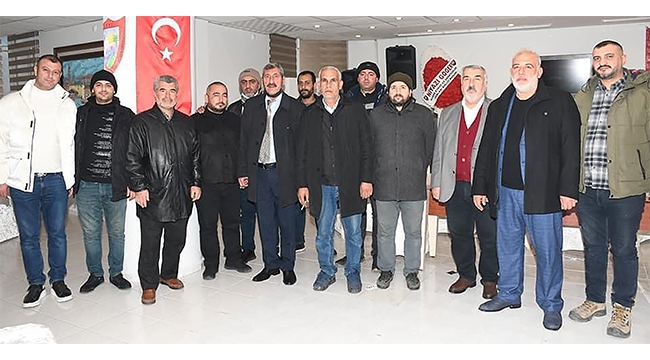 İNŞAATÇILAR BOZKURT'LA 'YOLA DEVAM' DEDİ