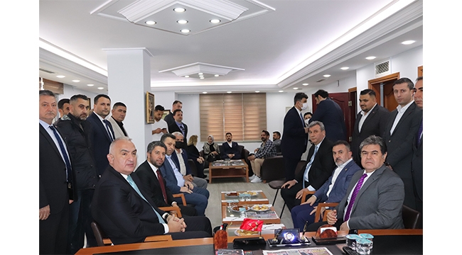 Bakan Ersoy'dan MHP Adana İl'e ziyaret