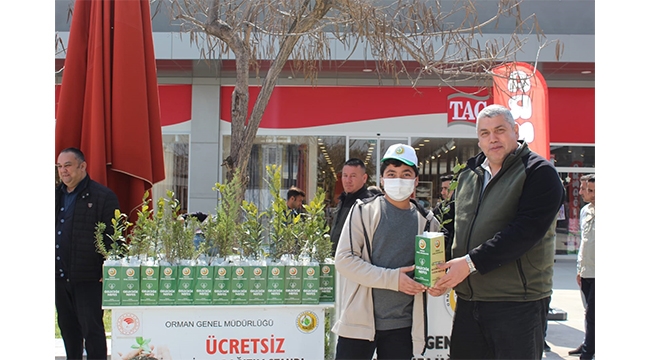 M1 ADANA'DA ÜCRETSİZ BİNLERCE FİDAN DAĞITIMI YAPILDI