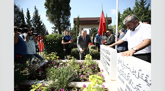 Şehitlikler ziyaret edildi